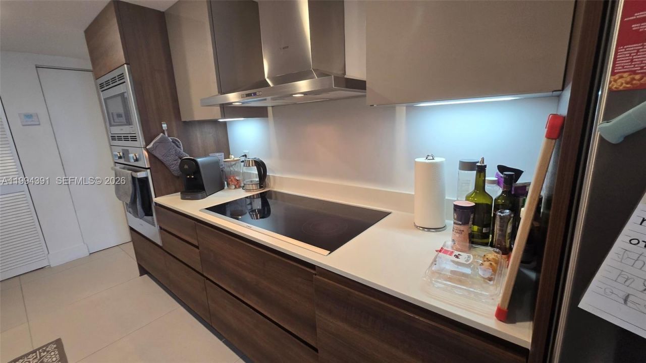 9261 E Bay Harbor Dr , Unit 402, Bay Harbor Islands, FL 33154 Photo