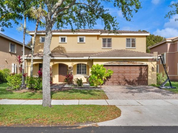 20507 NW 9th Ave, Miami Gardens, FL 33169