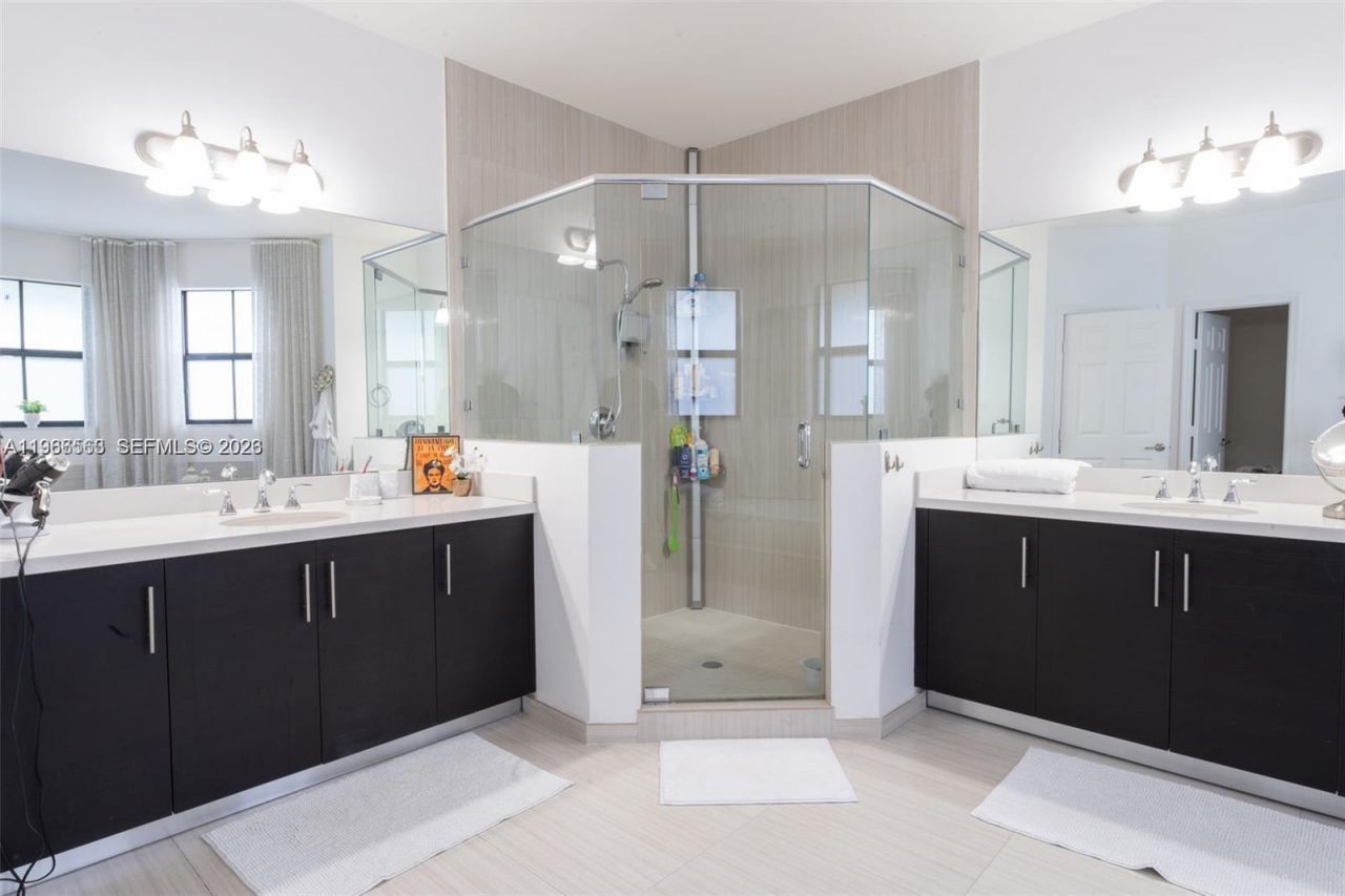 10560 NW 69 Ter, Unit 10560, Doral, FL 33178 Photo