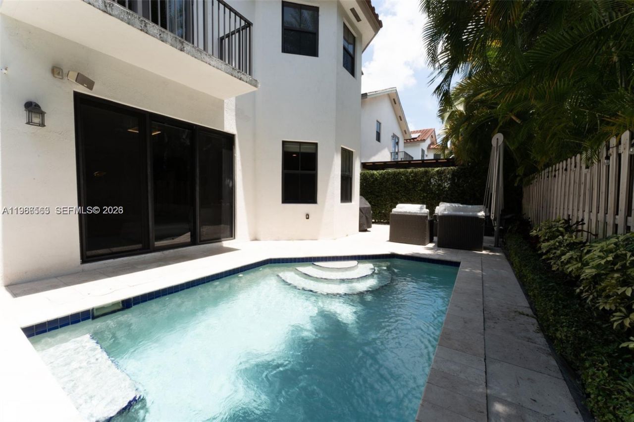10560 NW 69 Ter, Unit 10560, Doral, FL 33178 Photo