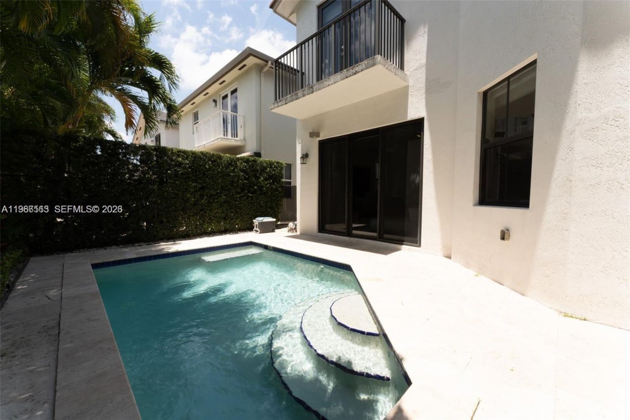 10560 NW 69 Ter, Unit 10560, Doral, FL 33178 Photo