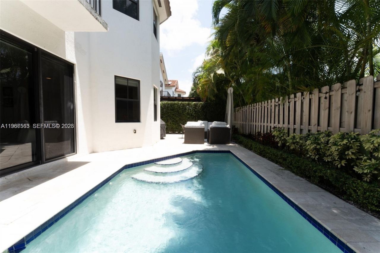 10560 NW 69 Ter, Unit 10560, Doral, FL 33178 Photo