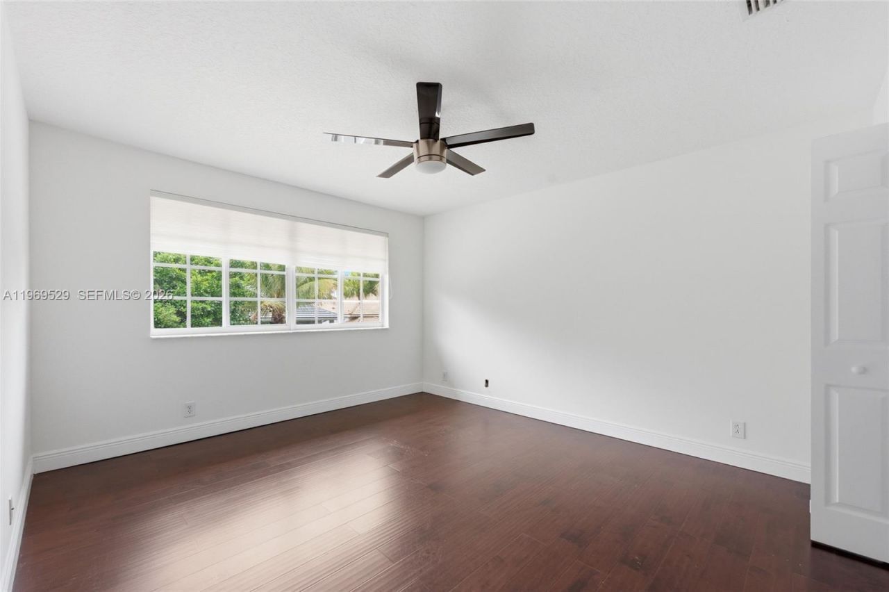 2455 Greenbrier Ct, Weston, FL 33327 Photo