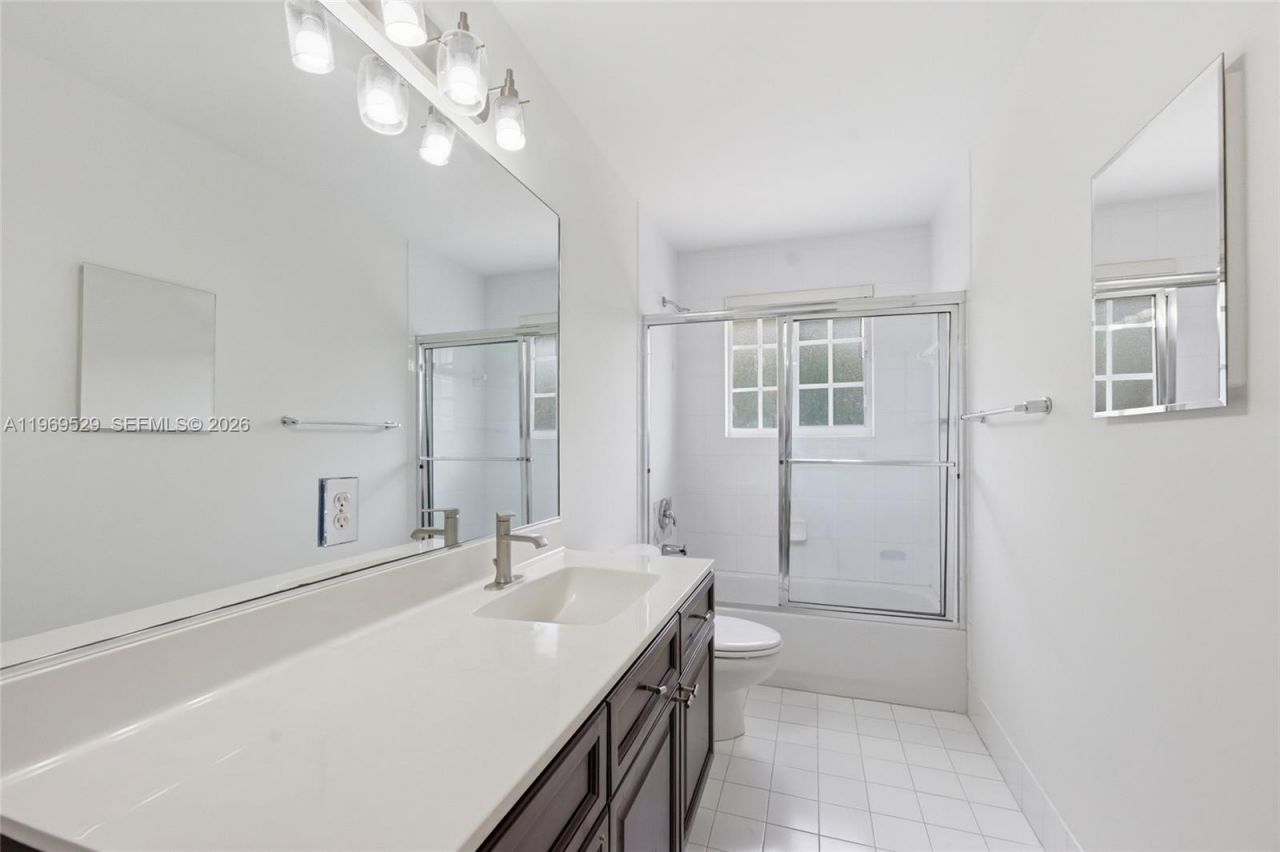 2455 Greenbrier Ct, Weston, FL 33327 Photo