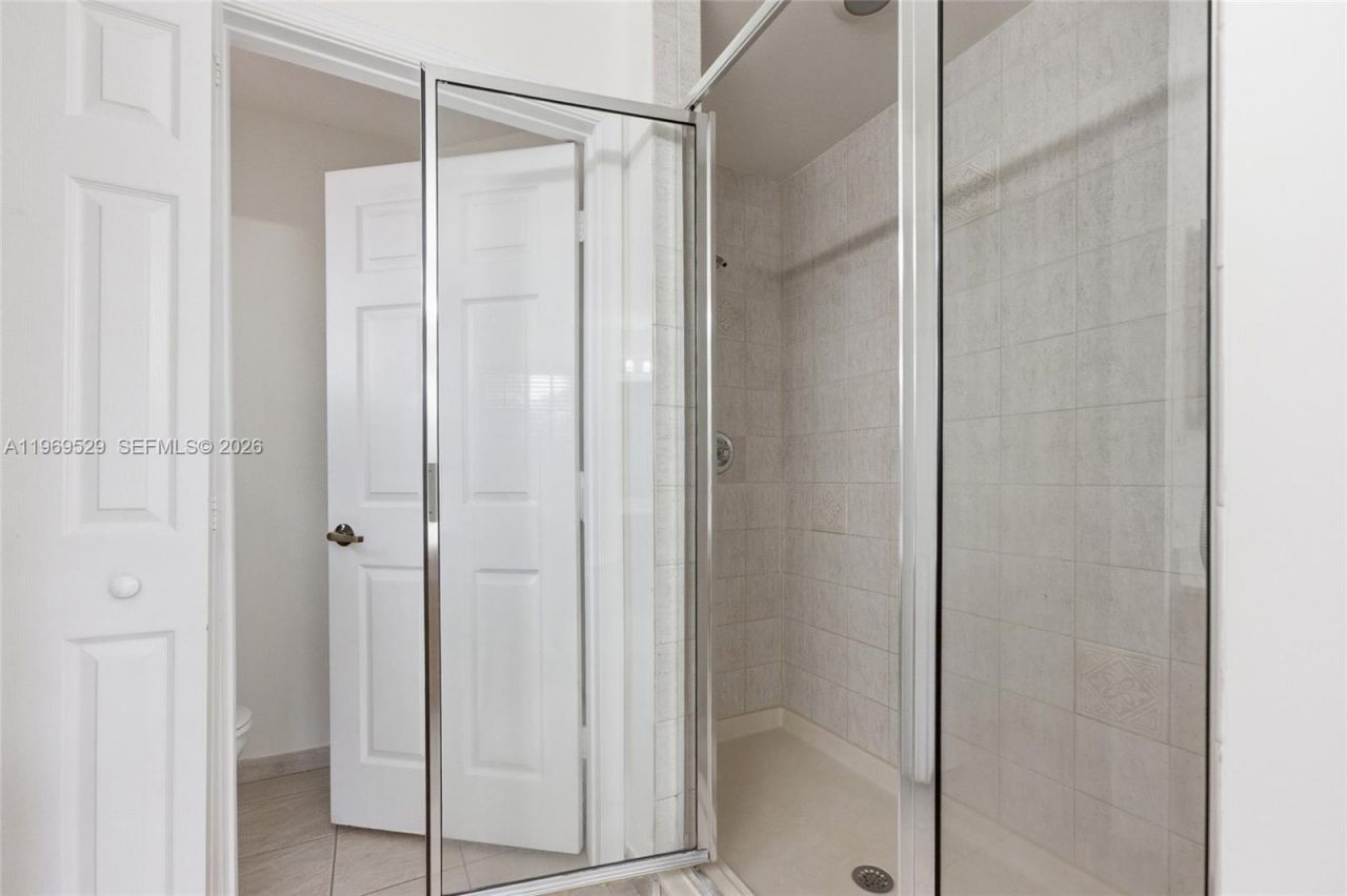 2455 Greenbrier Ct, Weston, FL 33327 Photo