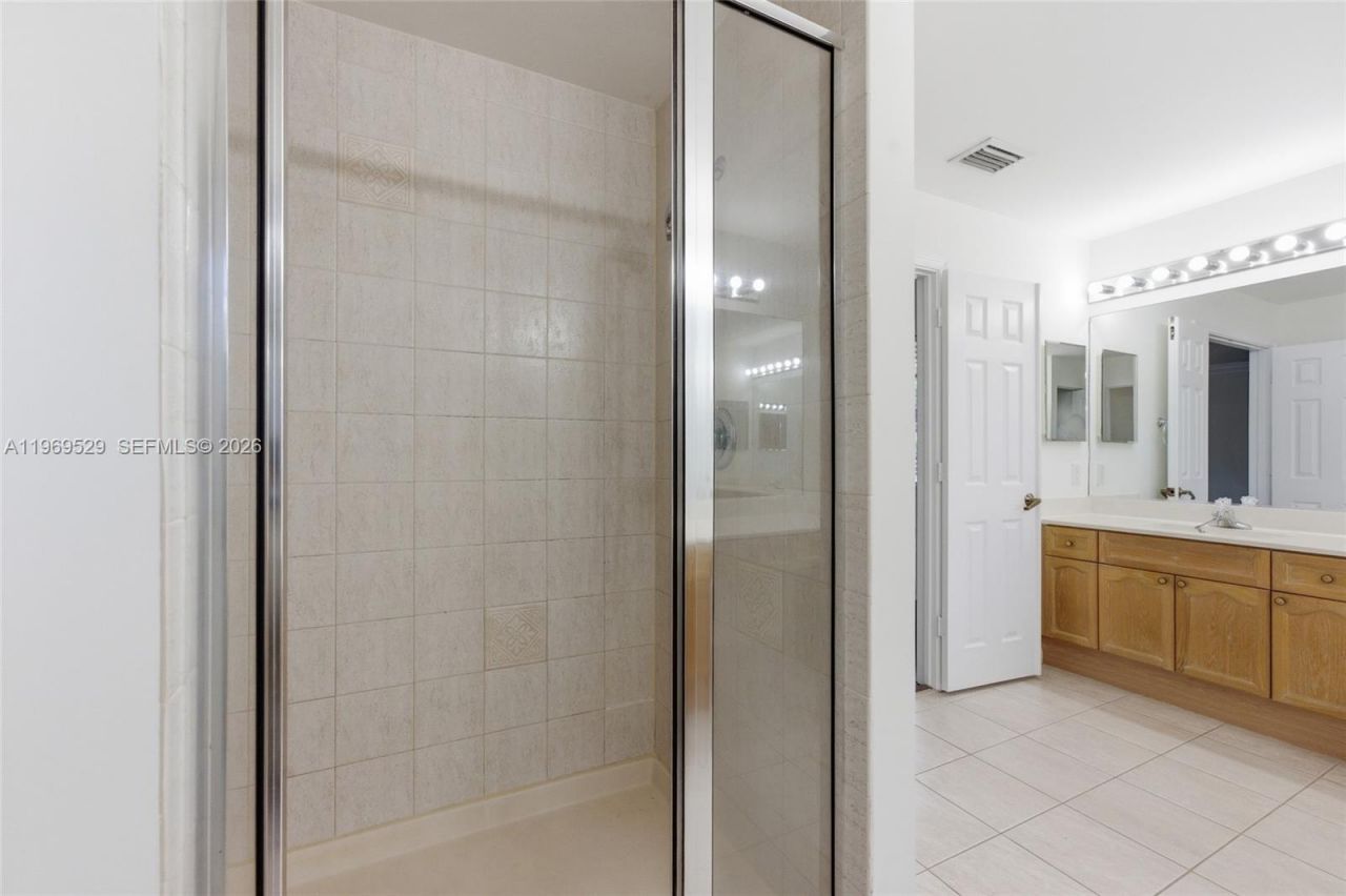 2455 Greenbrier Ct, Weston, FL 33327 Photo