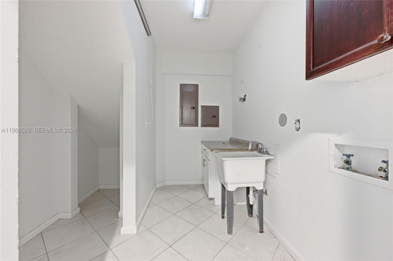 2455 Greenbrier Ct, Weston, FL 33327 Photo