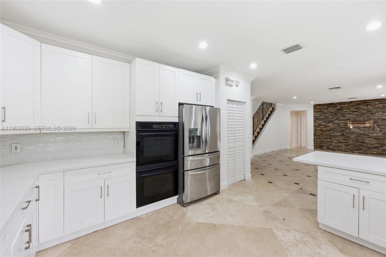 2455 Greenbrier Ct, Weston, FL 33327 Photo