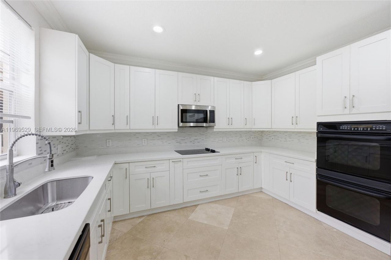 2455 Greenbrier Ct, Weston, FL 33327 Photo