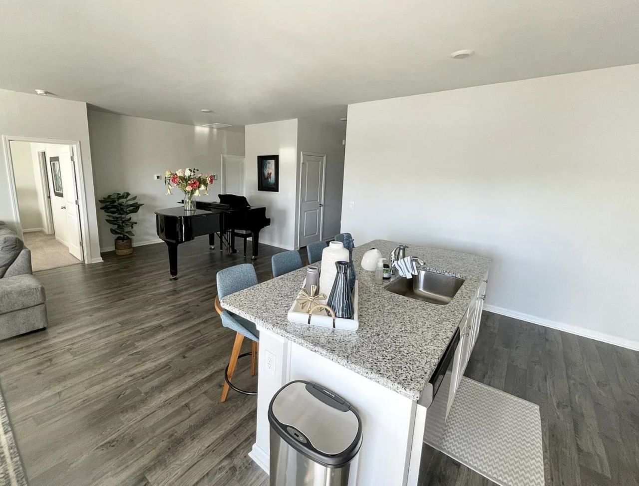 2156 Ainsley Dr. Photo 6