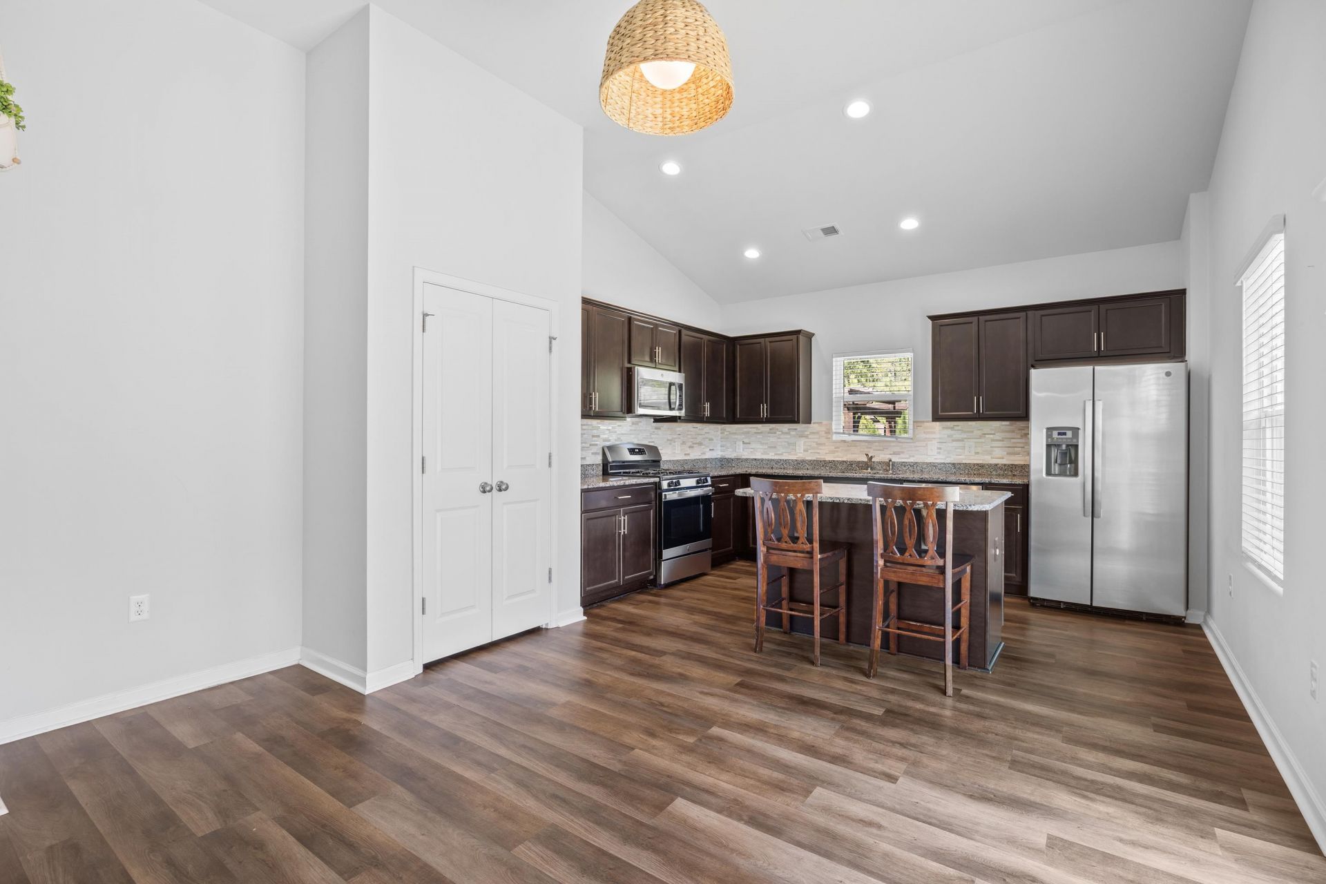 418 Archer Ct. Photo 10