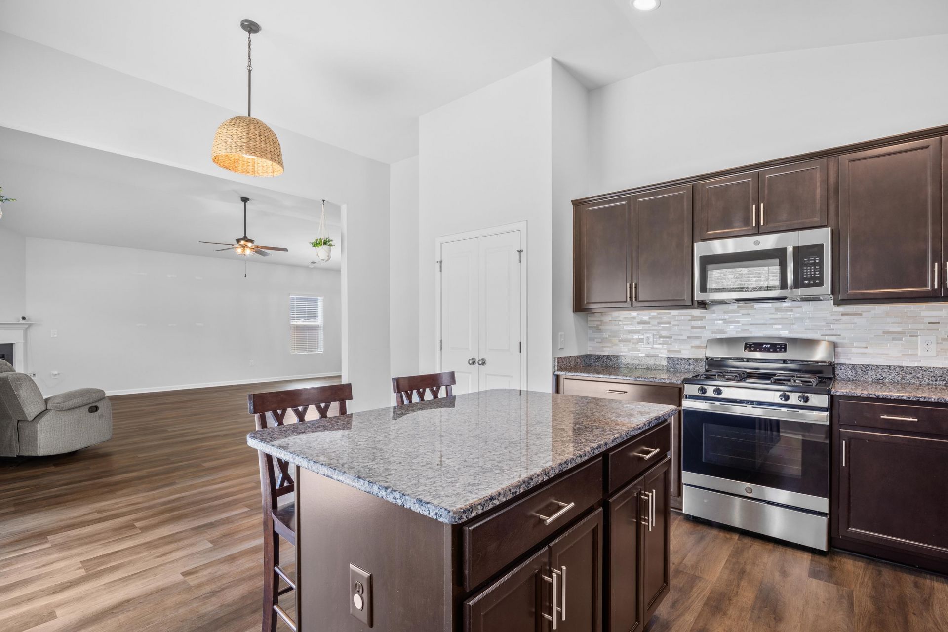 418 Archer Ct. Photo 12