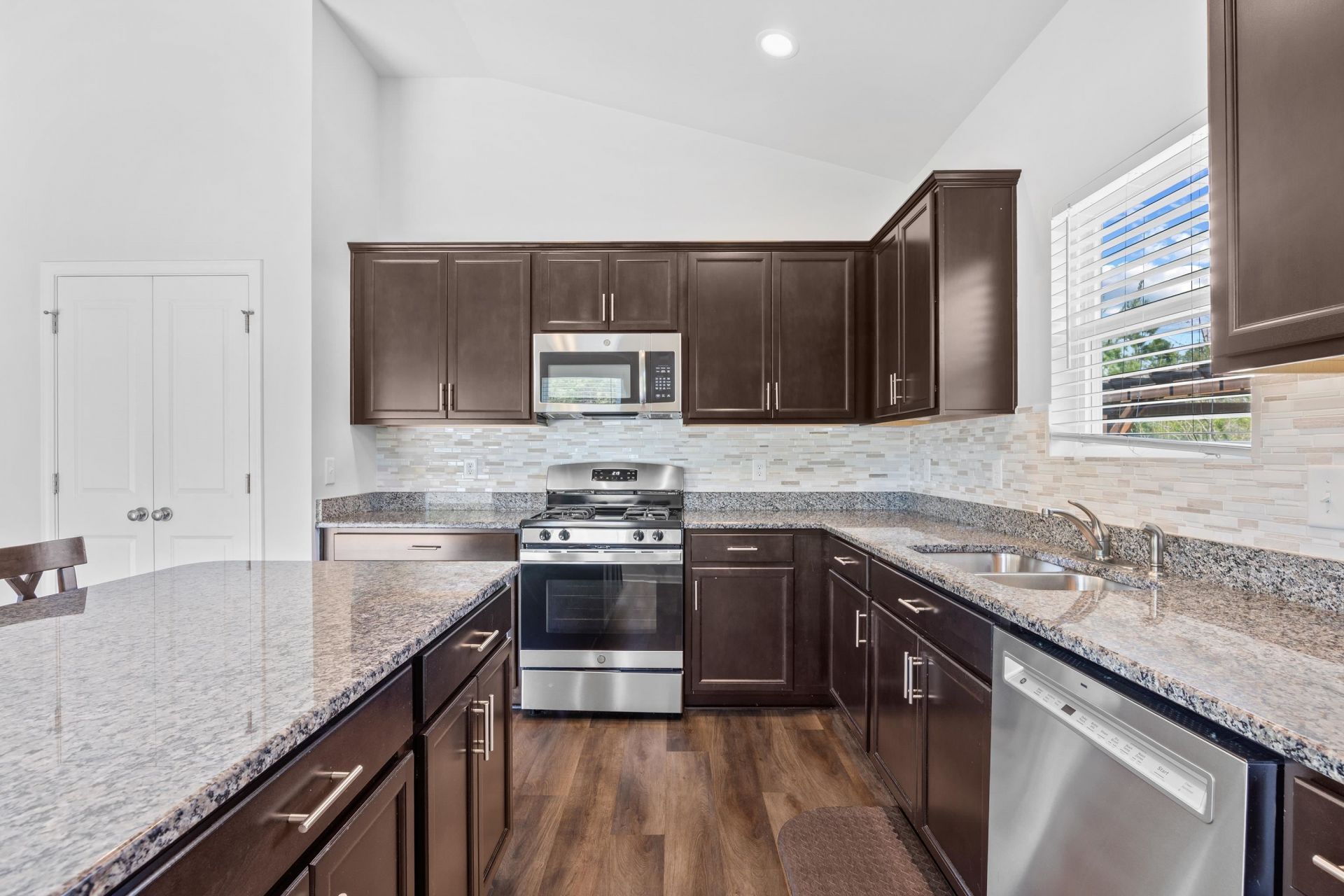 418 Archer Ct. Photo 16