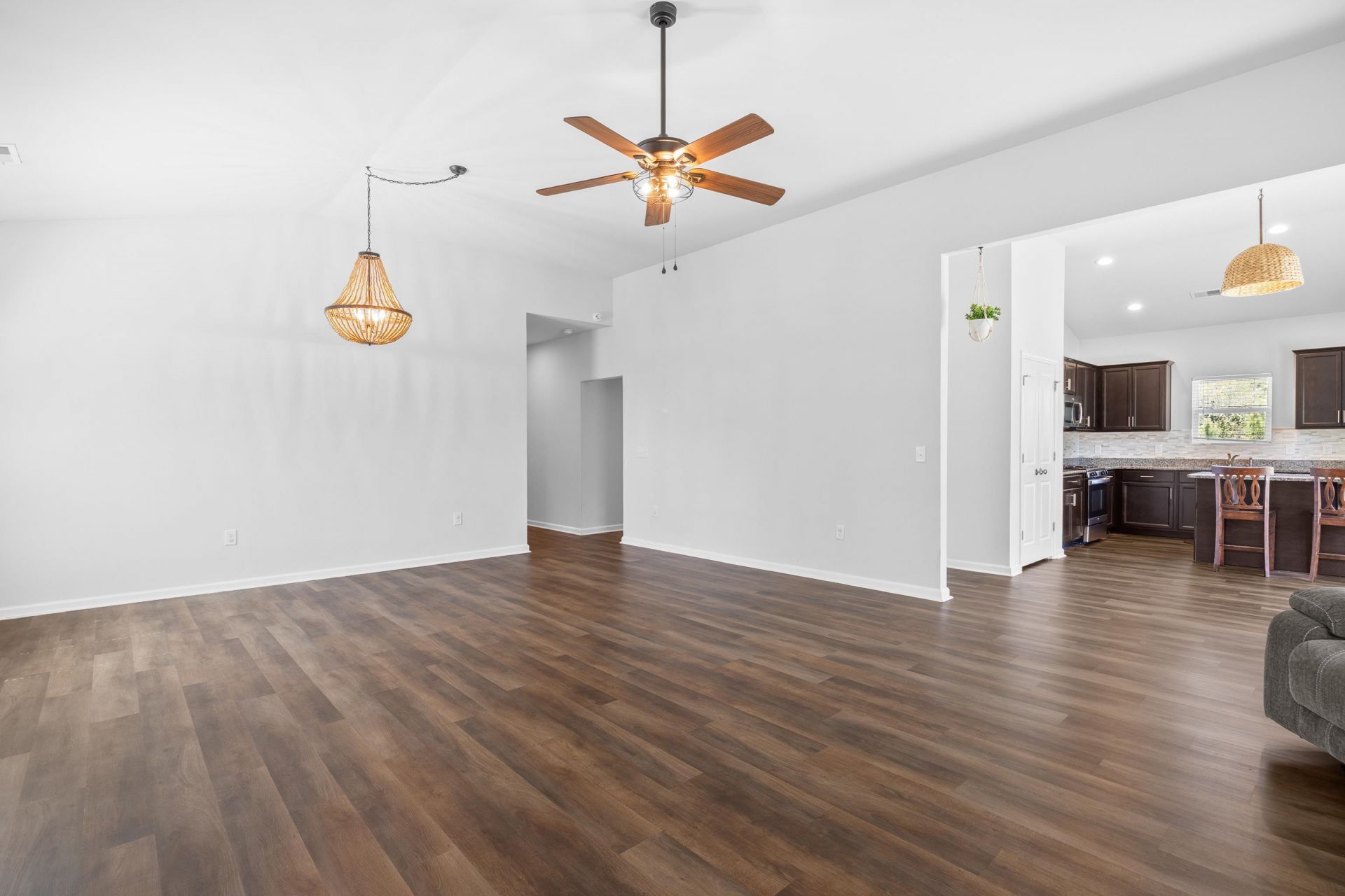 418 Archer Ct. Photo 8