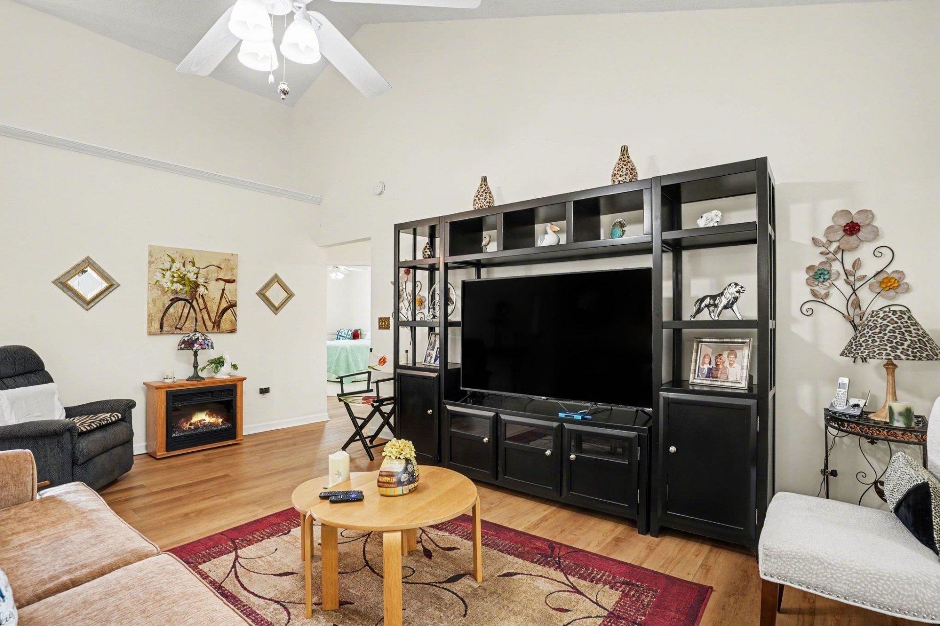 531 Alderly Ct. Photo 6