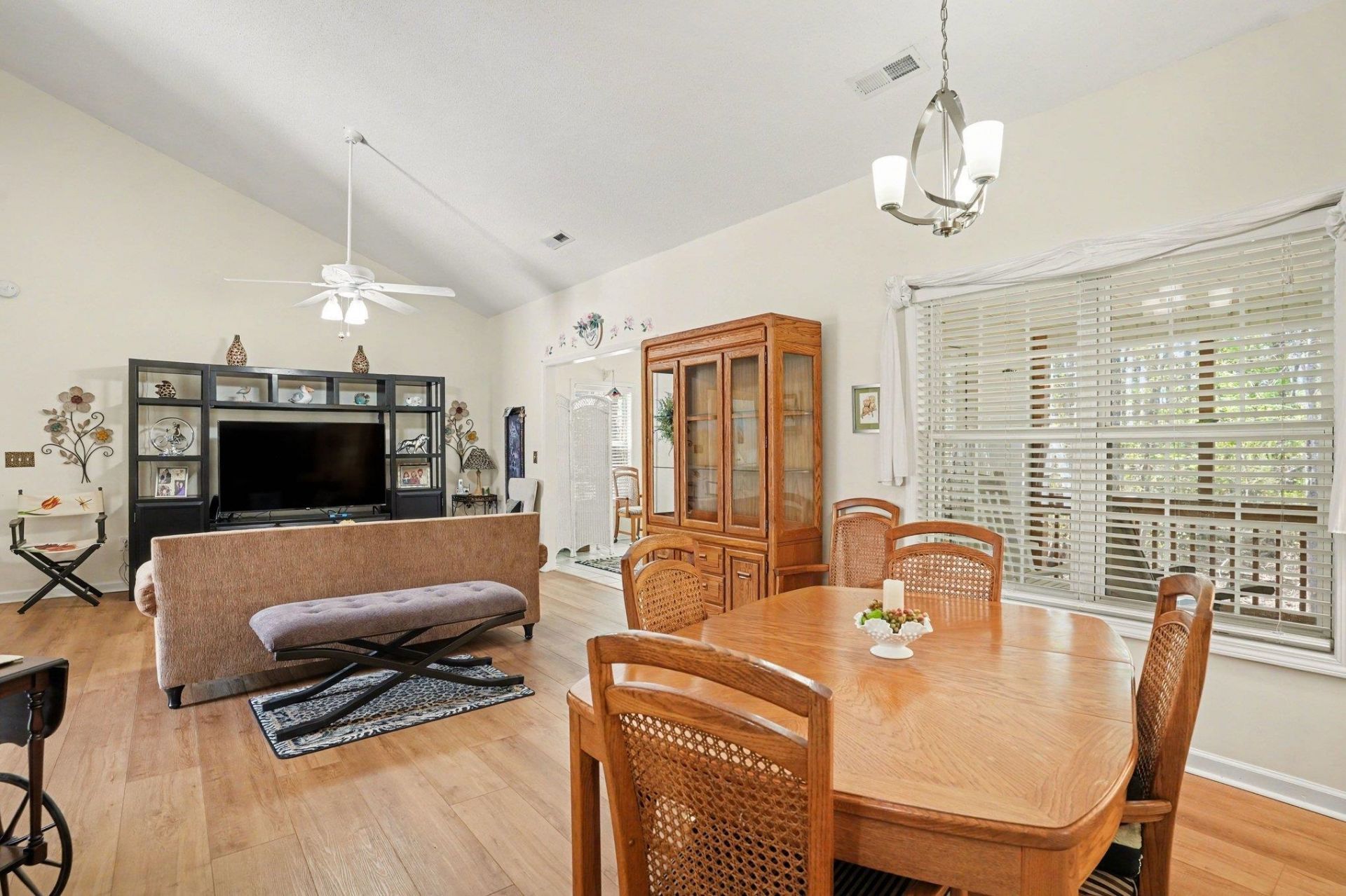 531 Alderly Ct. Photo 9