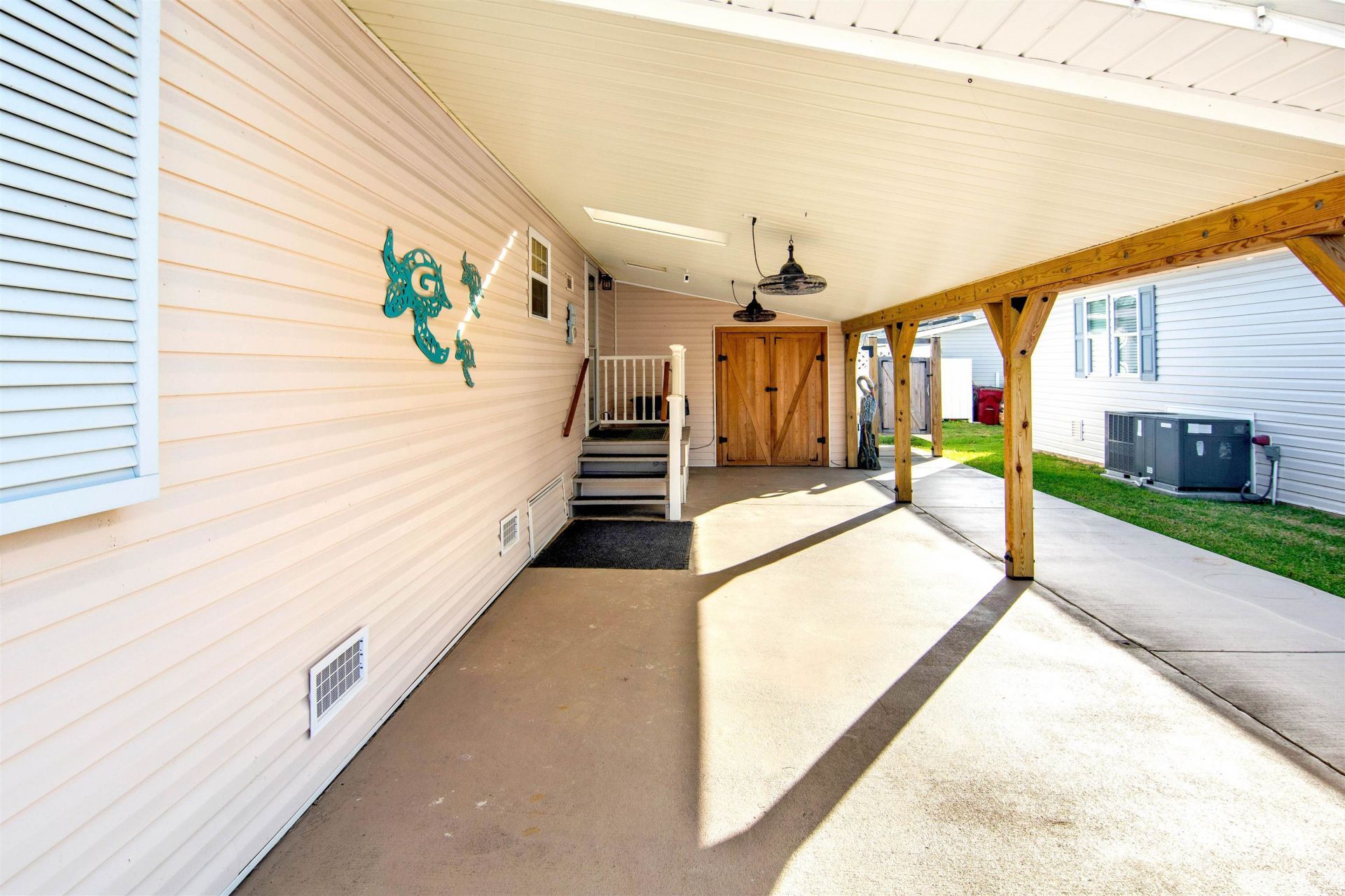 465 Sandpebble Dr.  Photo 4