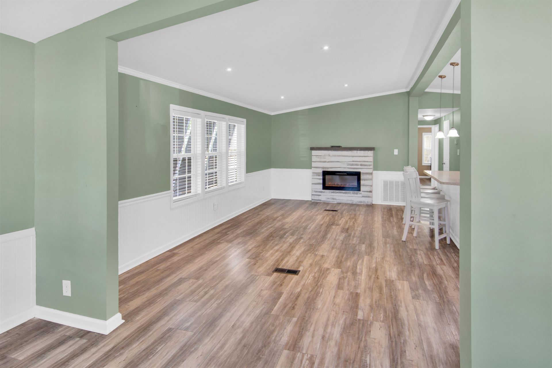 465 Sandpebble Dr.  Photo 7