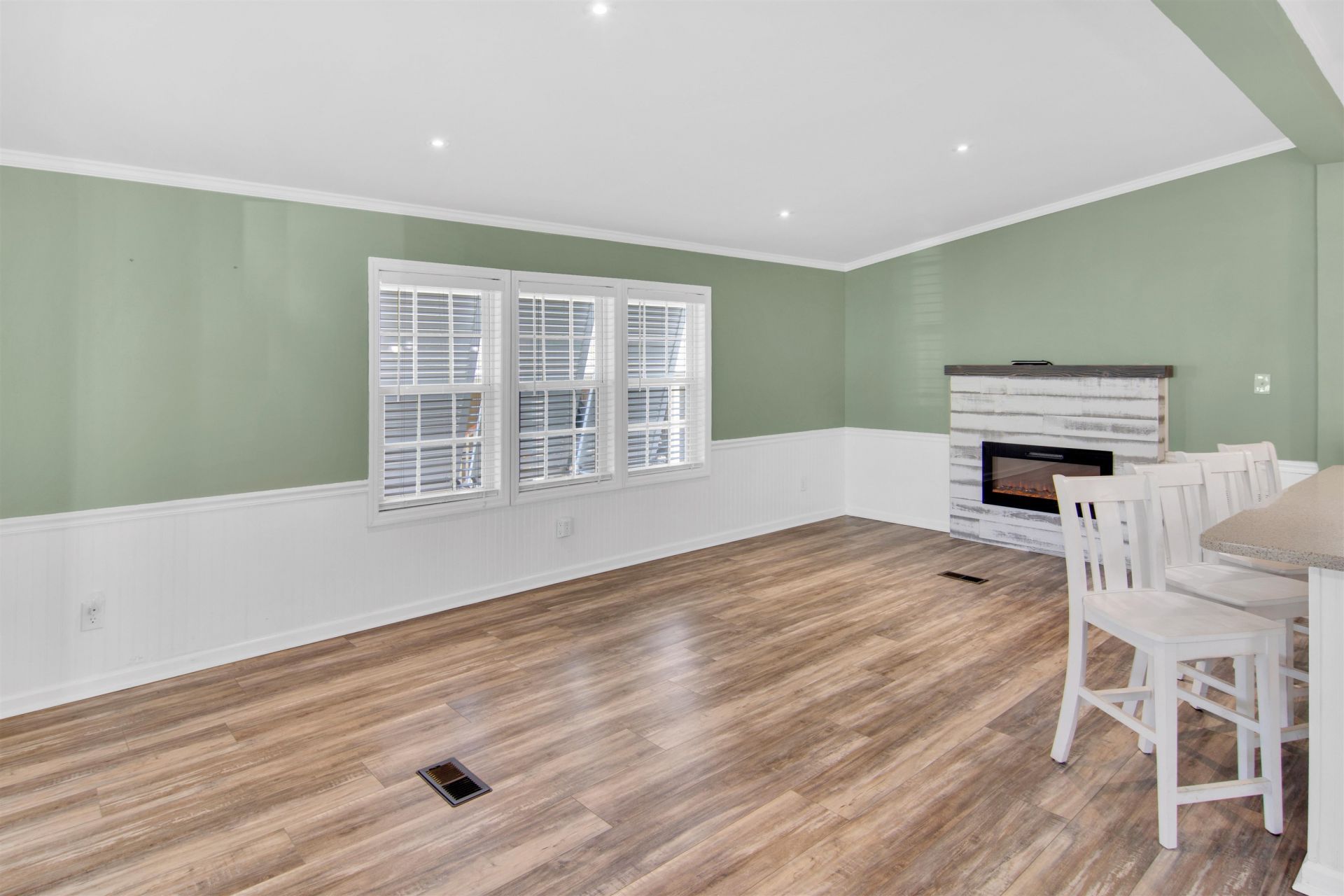 465 Sandpebble Dr.  Photo 9