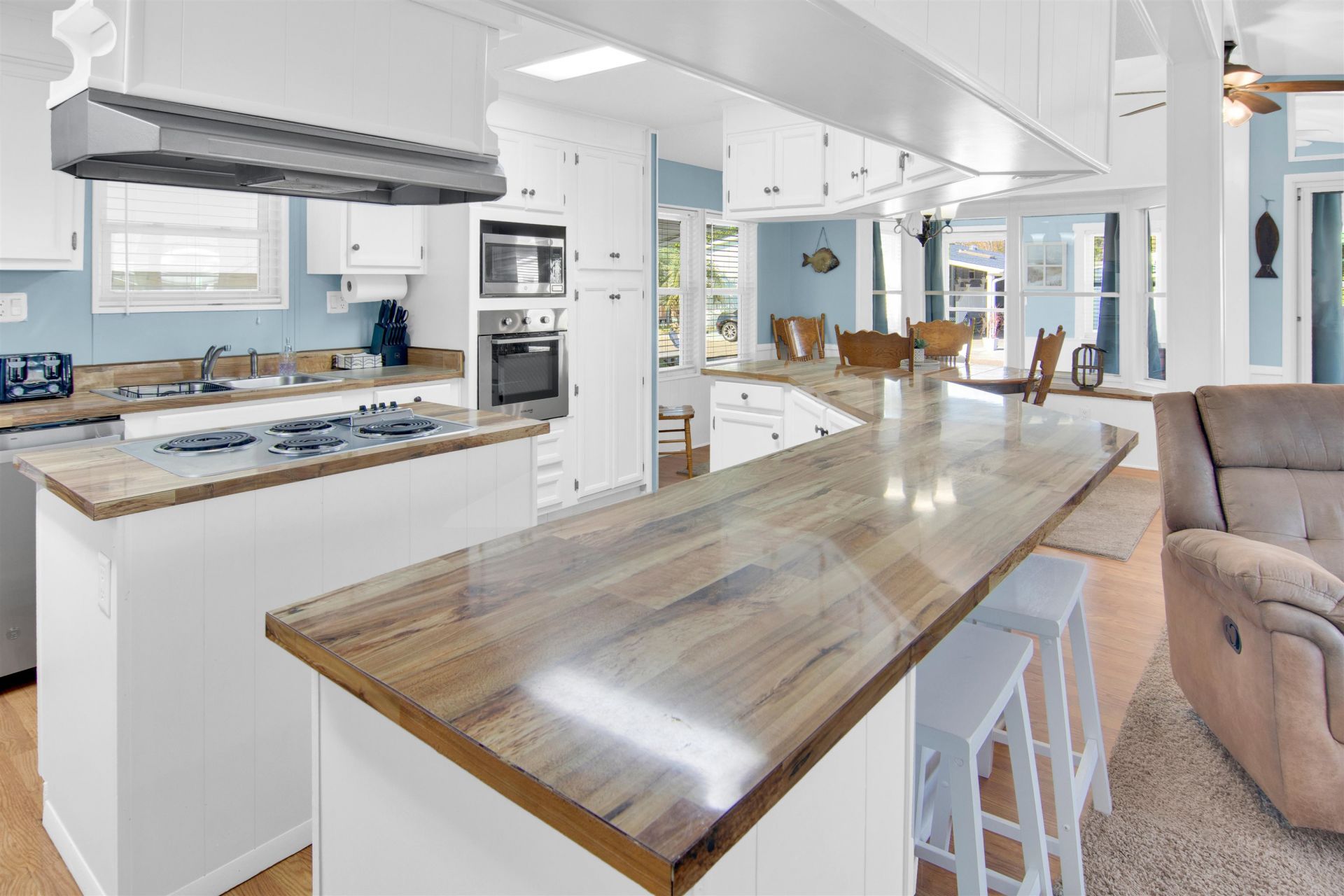 469 Sandpebble Dr.  Photo 14