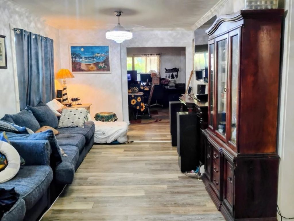 1800 Brown St. Photo 15