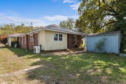 1800 Brown St. photo 4