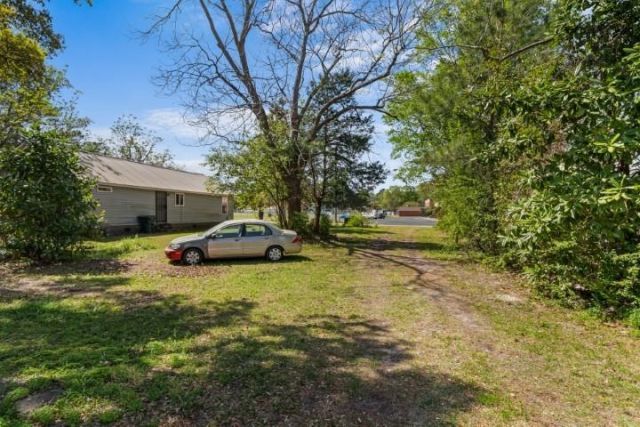 1800 Brown St. Photo 5