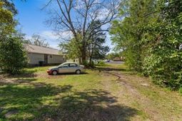 1800 Brown St. photo 4