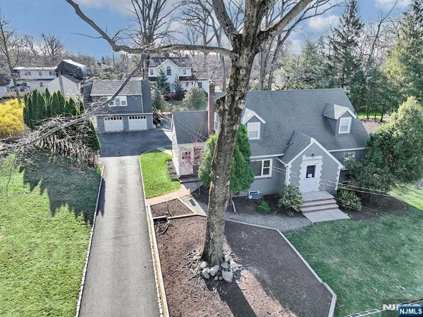 33 4th Street, PARK RIDGE, NJ 07656