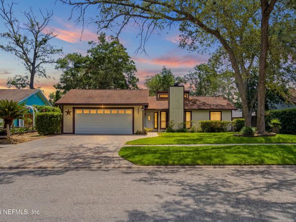 3933 PETITE Drive W, Jacksonville, FL 32250