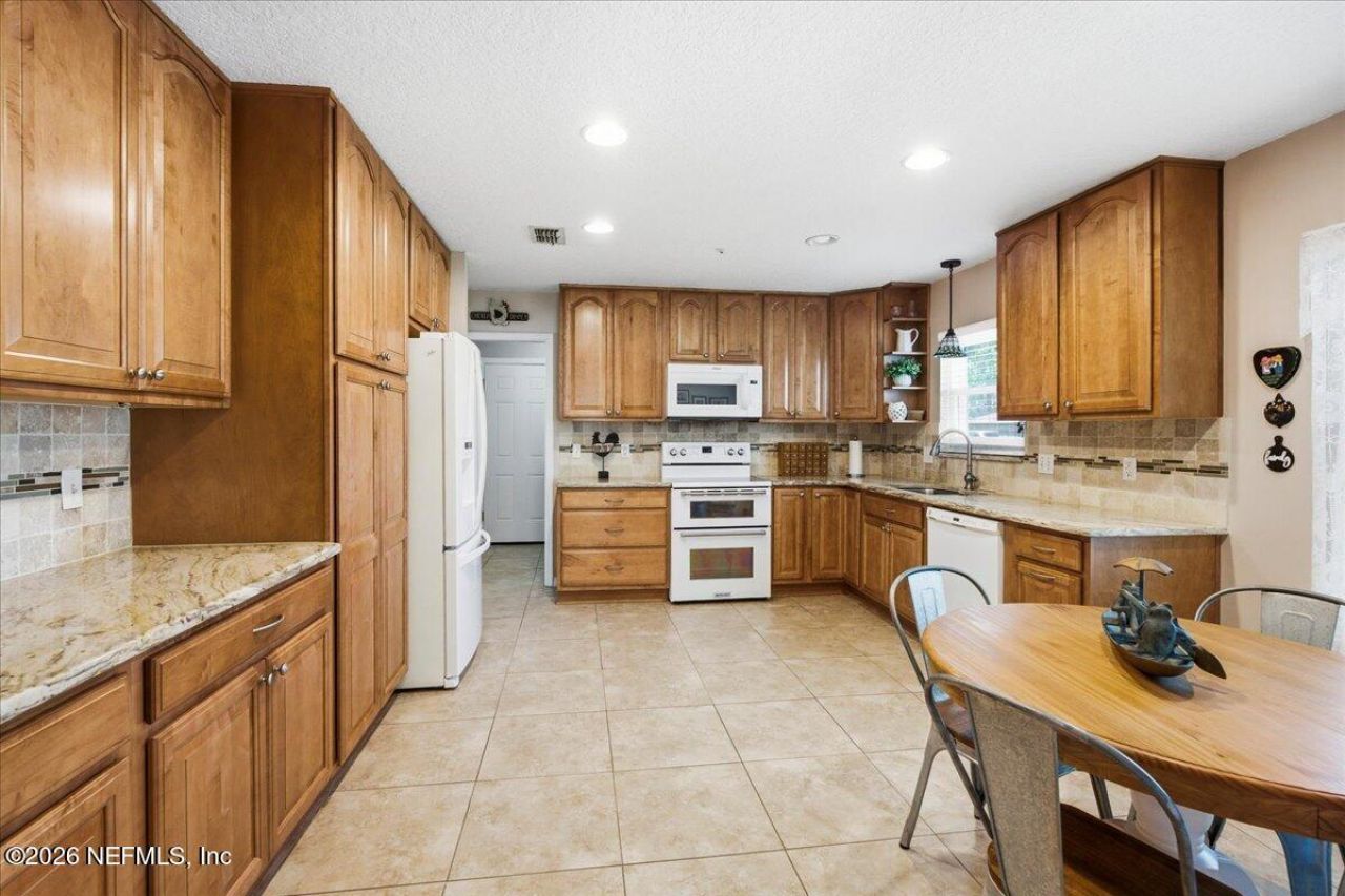 8233 Old Port Circle N, Jacksonville, FL 32216 Photo