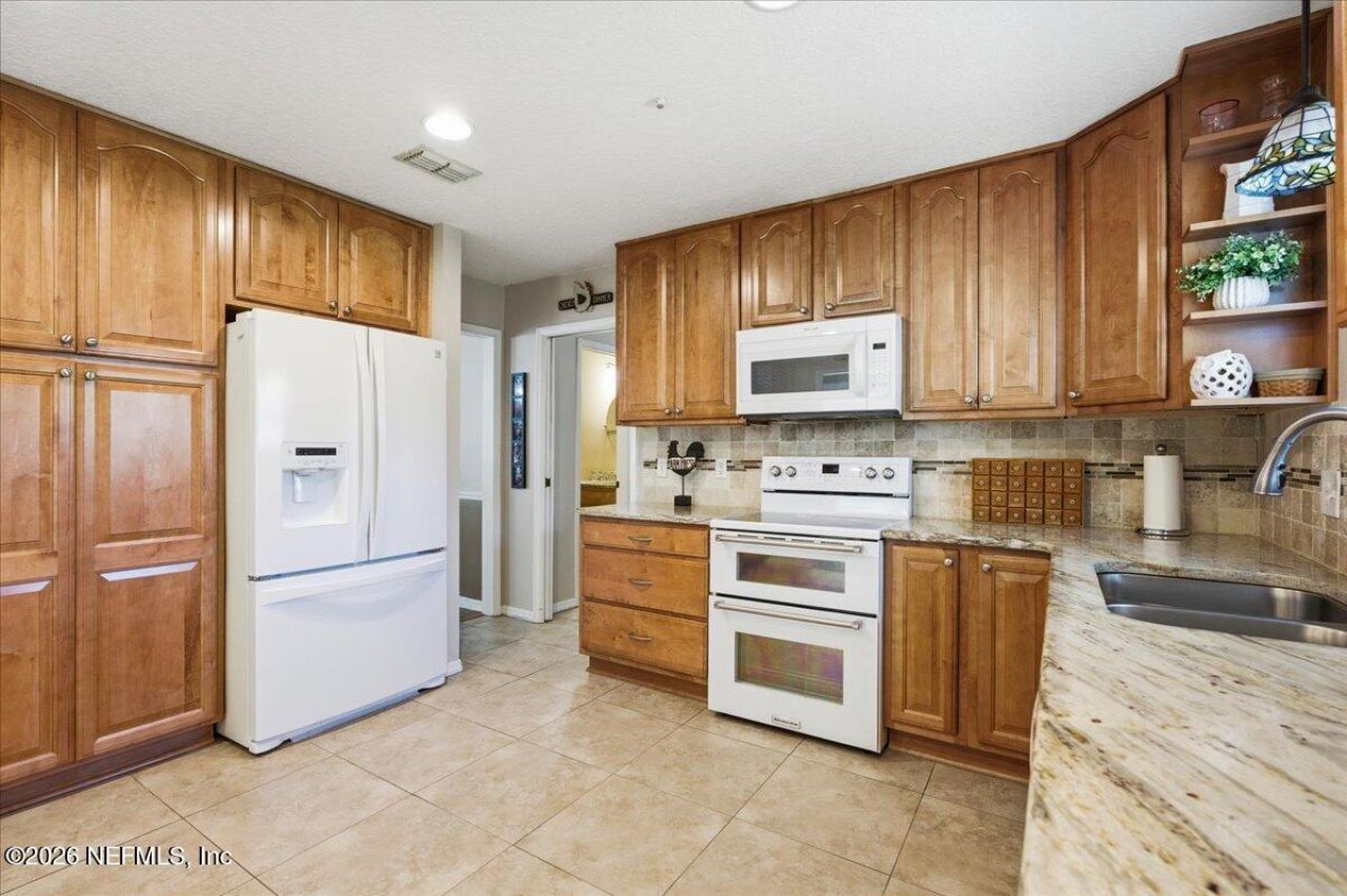 8233 Old Port Circle N, Jacksonville, FL 32216 Photo