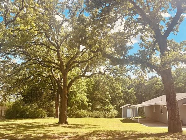 938 Amsden Street, Denison, TX 75020