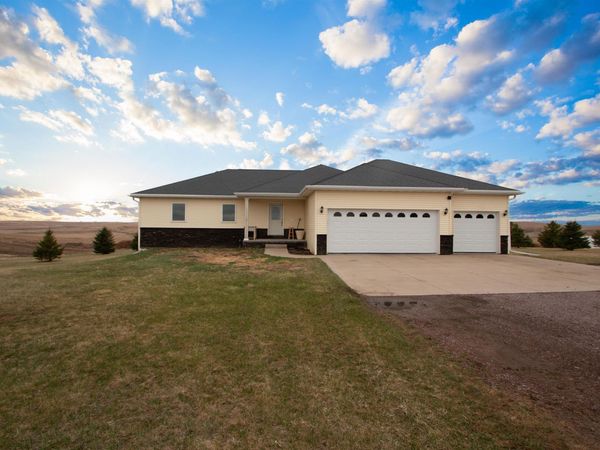 23119 Jade Ave, Merrill, IA 51038
