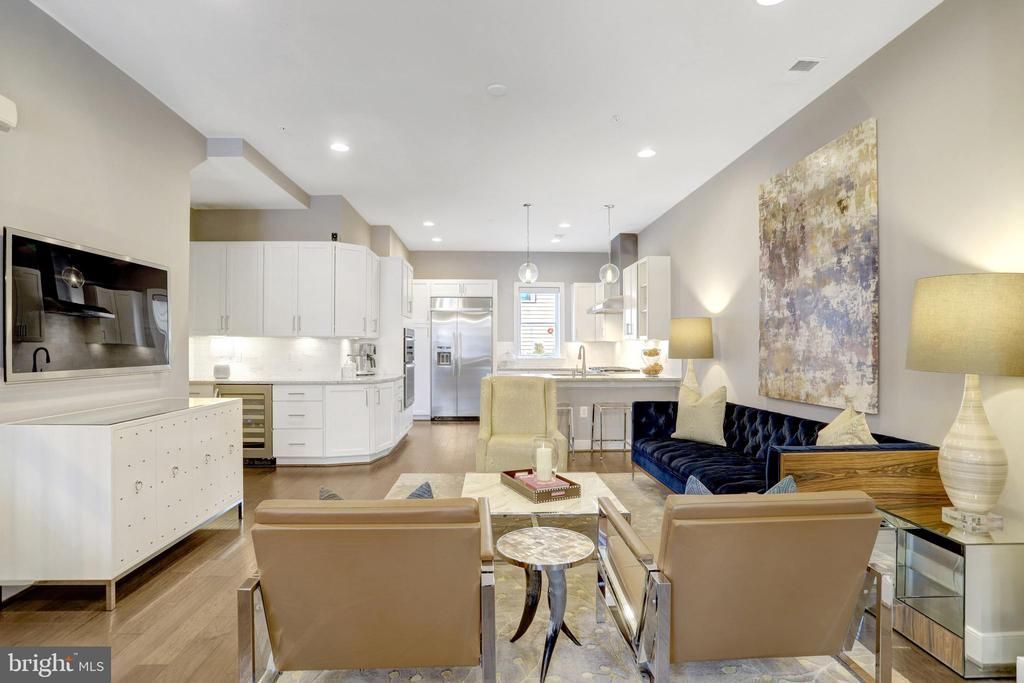 2104 Main Line Boulevard, Alexandria, VA 22301 Main Photo