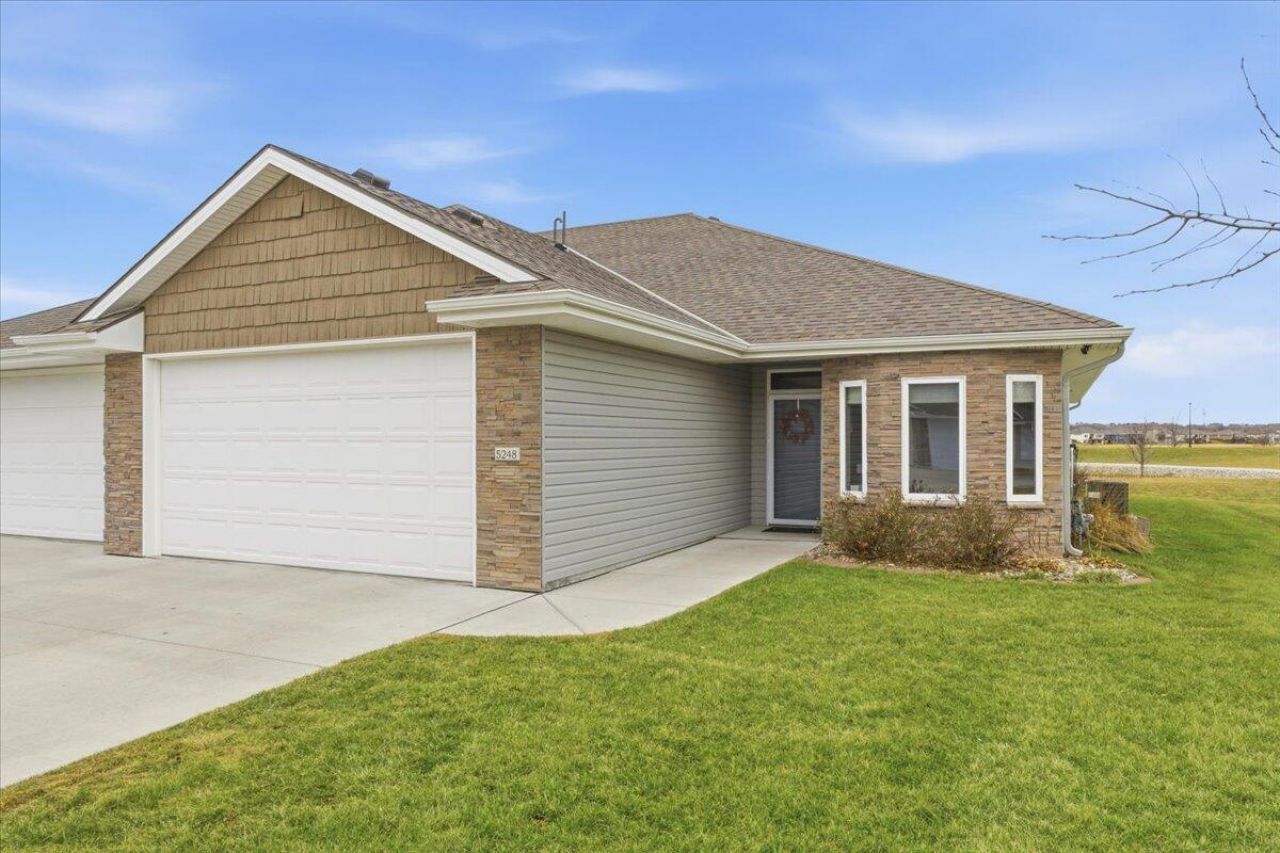 5248 Carriage Road, Council Bluffs, IA 51501 Main Photo