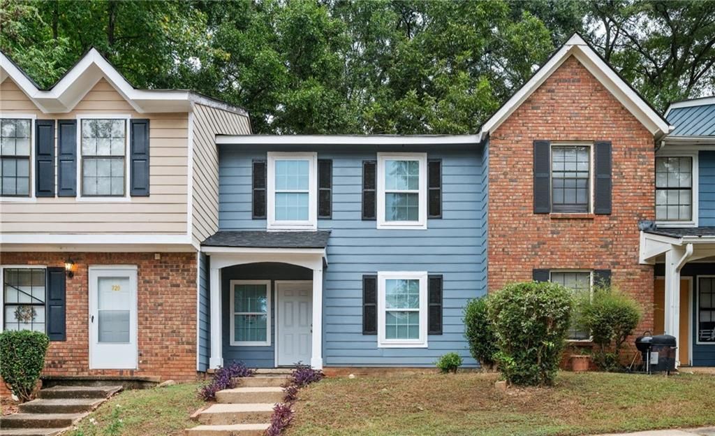 725 Oak Drive, Atlanta, GA 30354 Main Photo