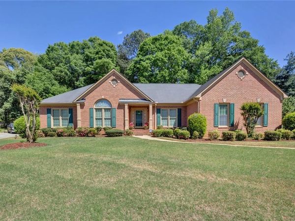 1760 SE Heatherstone Hollow SE, Conyers, GA 30013