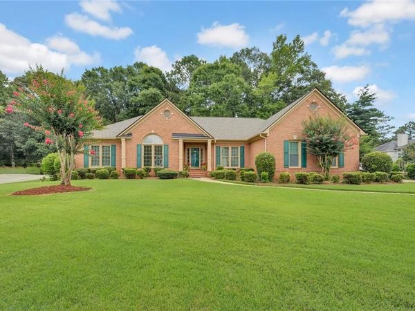 1760 SE Heatherstone Hollow, Conyers, GA 30013