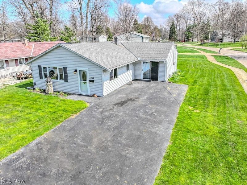 4865 Robinwood Drive, Mentor, OH 44060 Photo 2