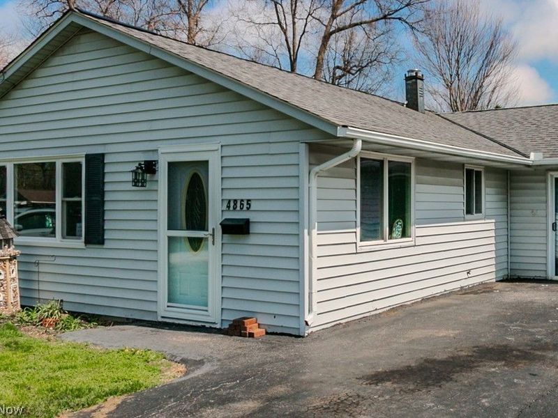 4865 Robinwood Drive, Mentor, OH 44060 Photo 5