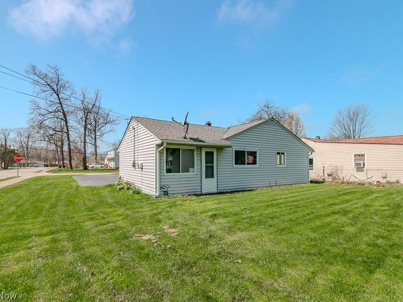 4865 Robinwood Drive, Mentor, OH 44060 Photo 8