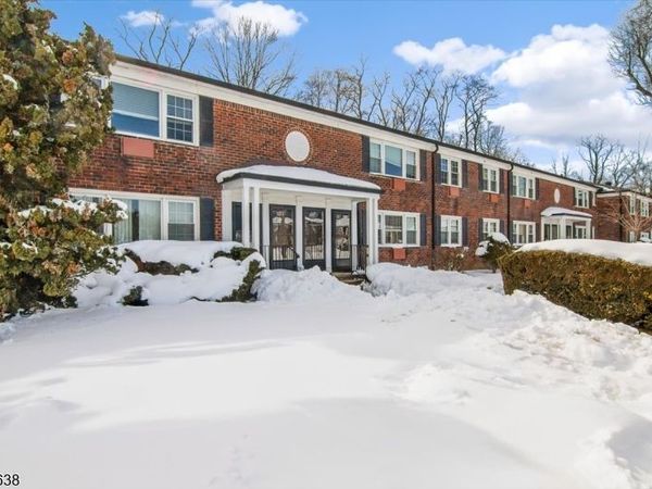 323 Pitney Pl, Morris, NJ 07960