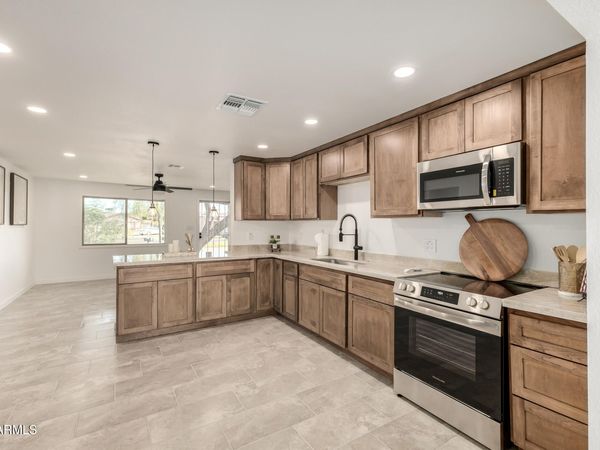 8226 W MEADOWBROOK Avenue, Phoenix, AZ 85033
