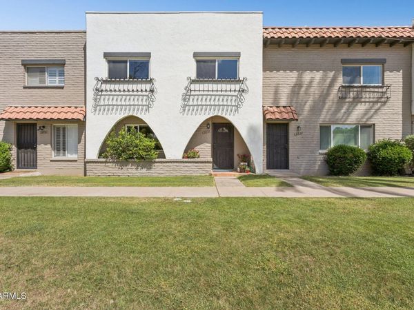 2818 E CLARENDON Avenue, Phoenix, AZ 85016