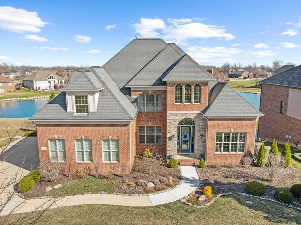 8178 Hunters Ridge Drive, Newport, MI 48166