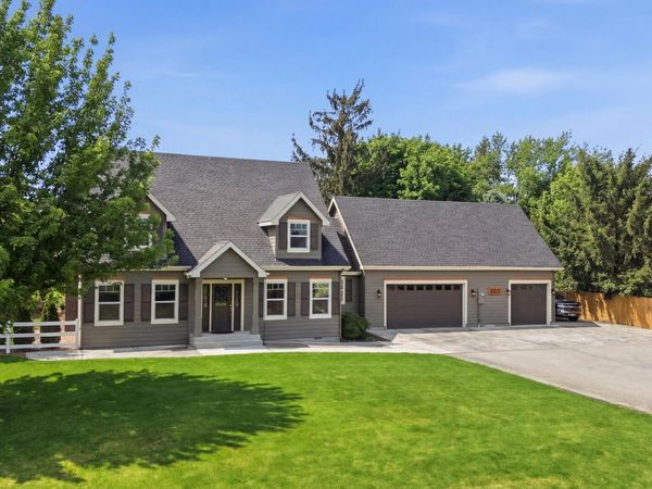 8811 Victory Rd, Boise, ID 83709