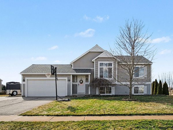 12023 Russell Ridge, Cedar Springs, MI 49319