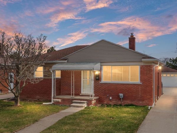 28110 Garfield Street, Roseville, MI 48066