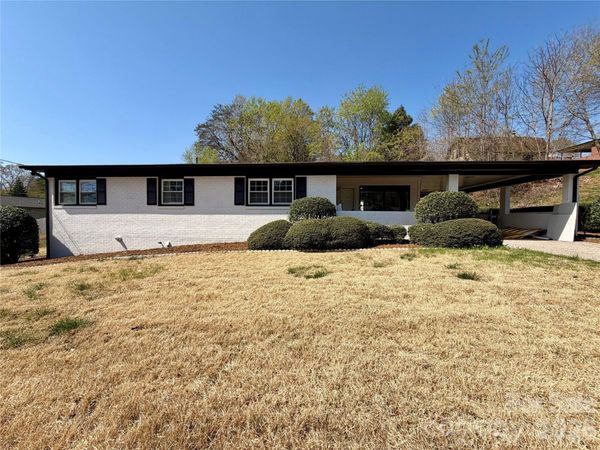 202 WOODWARD Avenue , Morganton, NC 28655